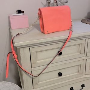 •bright coral shoulder bag•